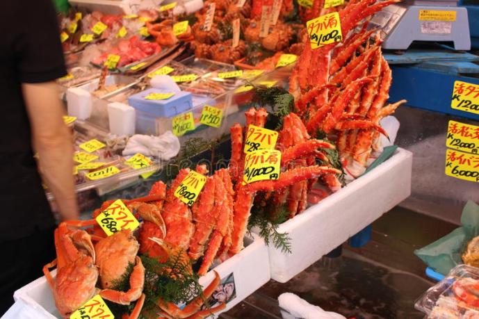 tsukiji-fish-market-crabs-tokyo-japan-53937739